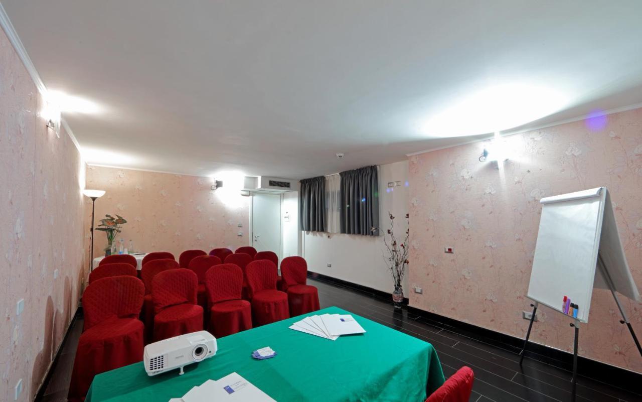 Hotel Relax Roma Nord Fiano Romano Exterior foto